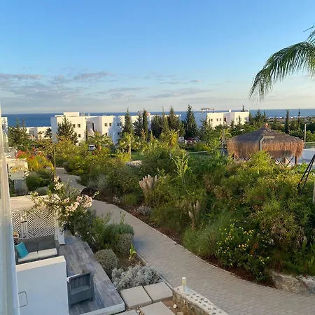 Retreat Block B1 Unit 13 דירה
